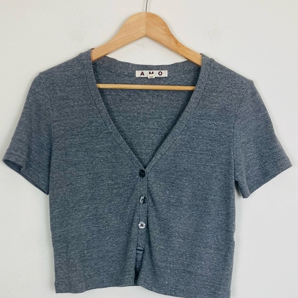 AMO grey ribbed v-neck button front top. Cropped. Size Medium - Picture 1 of 4